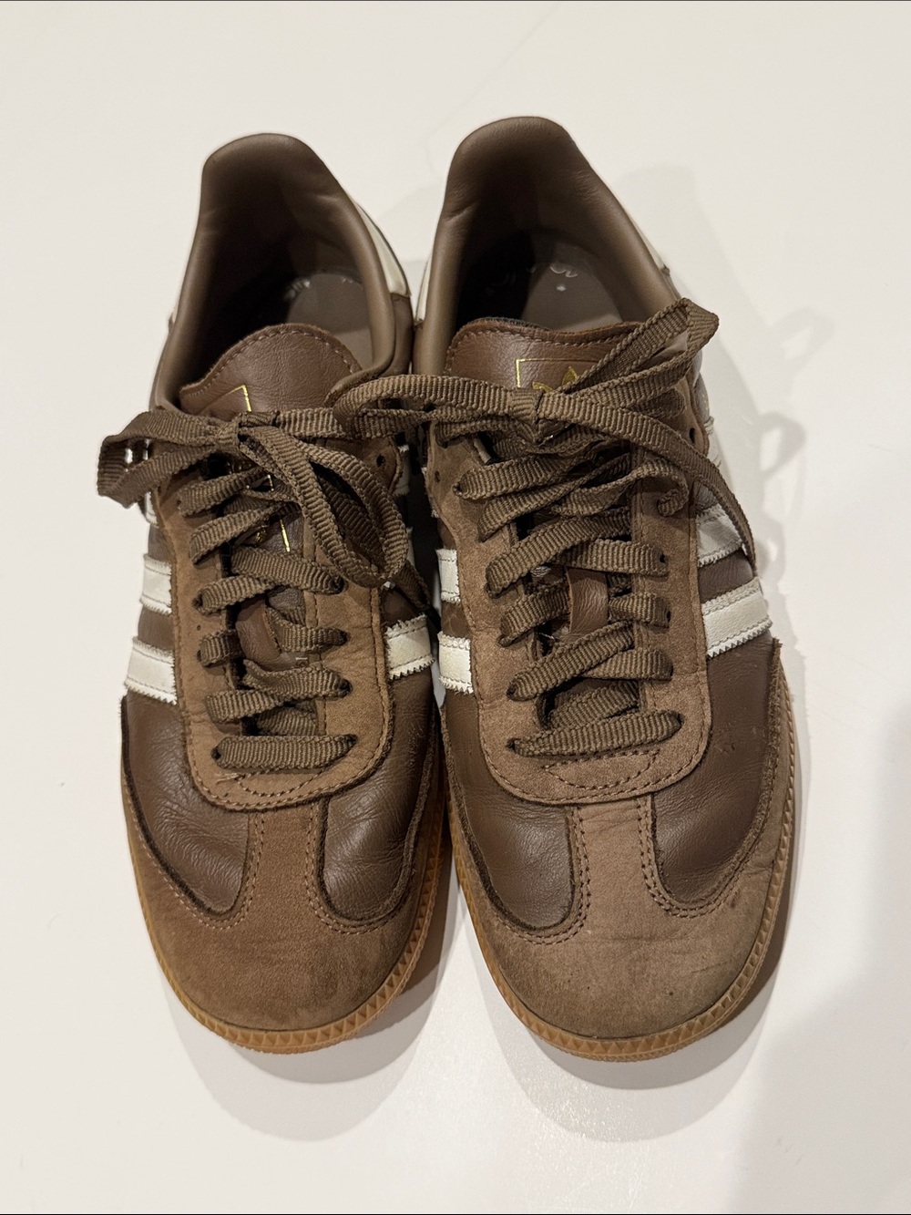 Adidas Samba sz 9 women’s Brown Leather & Suede Sneakers White Stripe good cond